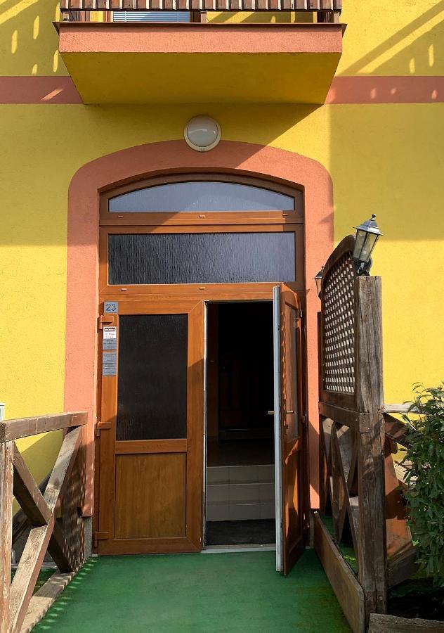 2-Izbovy Apartman Mlynica S Balkonom Buitenkant foto