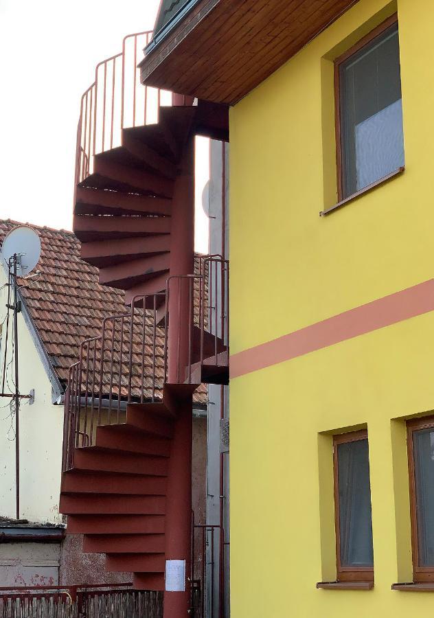 2-Izbovy Apartman Mlynica S Balkonom Buitenkant foto